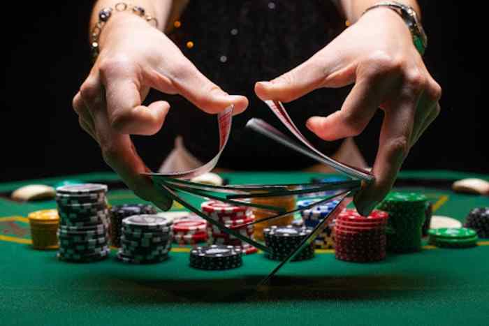 Poker: Perjalanan Permainan dari Tradisional ke Digital